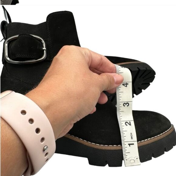 Blondo Dahlia NWOT Oversized Buckle Chunk Heel Suede Waterproof  Boots Black … - Picture 6 of 8